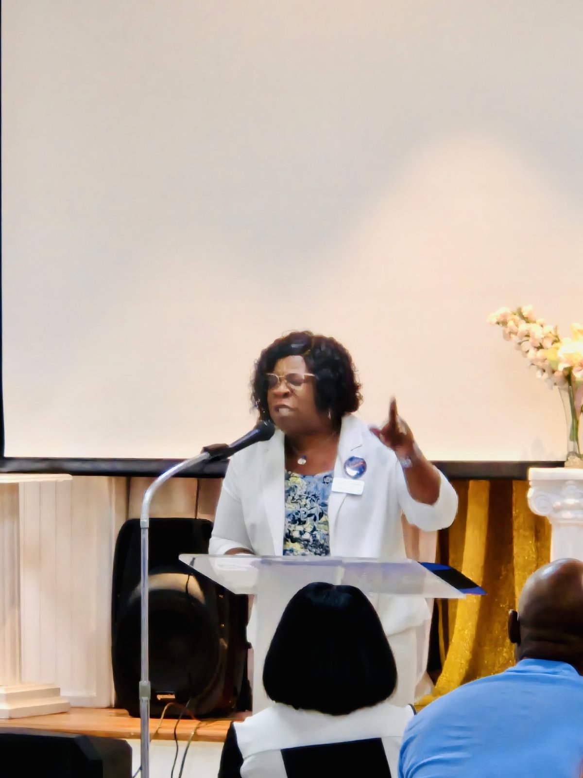 Cynthia Johnson speaking at a campaign event
